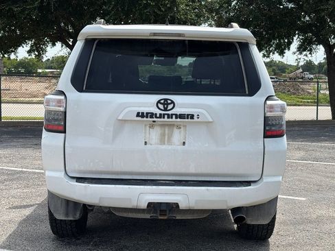Used 2022 Toyota 4Runner SR5 Premium w/ Moonroof Package RWD image 5