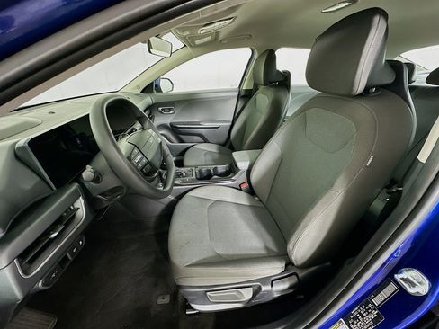 Used 2025 Kia K4 LXS image 13