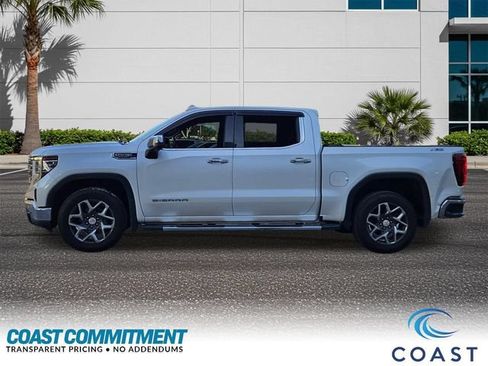 Used 2022 GMC Sierra 1500 SLT w/ SLT Premium Plus Package AWD/4WD image 3