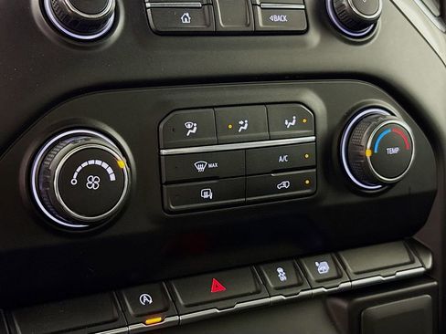 Used 2020 Chevrolet Silverado 1500 LT AWD/4WD image 18