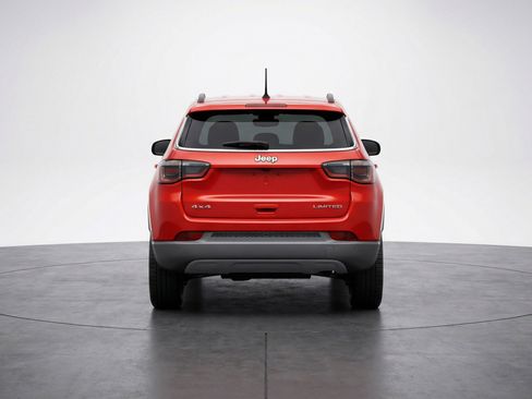 Used 2025 Jeep Compass Limited image 7