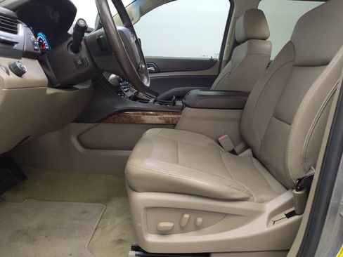 Used 2017 Chevrolet Suburban Premier RWD image 17