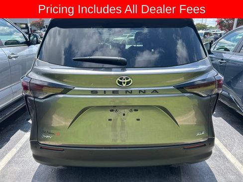 Used 2026 Toyota Sienna XLE FWD image 8