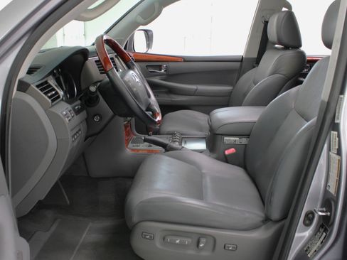 Used 2009 Lexus LX 570 4WD image 33