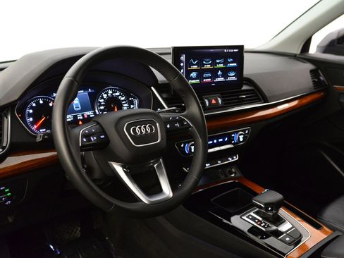 Used 2023 Audi Q5 Premium w/ Convenience Package image 31