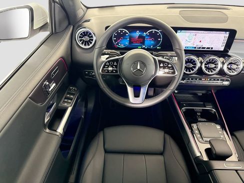 Certified 2023 Mercedes-Benz EQB 300 4MATIC image 11