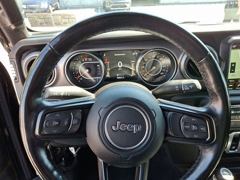 Used 2021 Jeep Wrangler Sport image 19