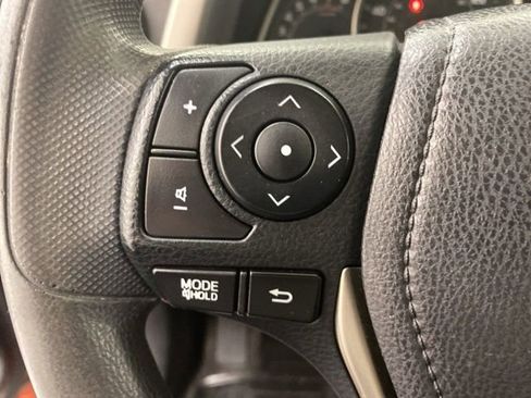Used 2015 Toyota RAV4 LE FWD image 13