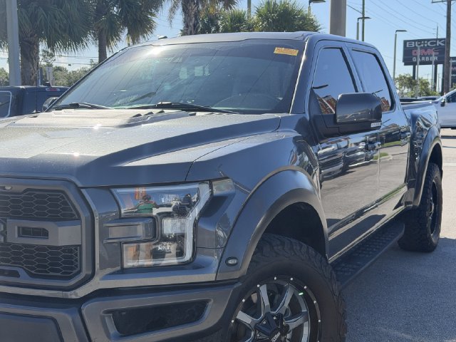 Used 2017 Ford F150 Raptor w/ Equipment Group 802A Luxury AWD/4WD image 6