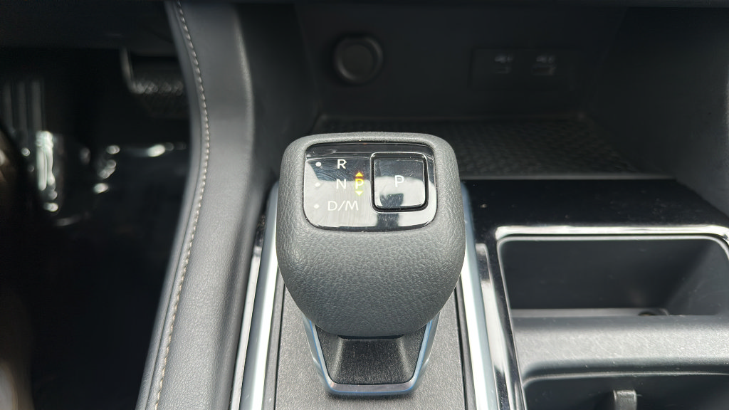 Used 2025 Nissan Pathfinder SV AWD/4WD image 18