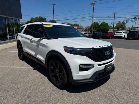 Used 2023 Ford Explorer ST-Line w/ Class IV Trailer Tow Package AWD/4WD image 16