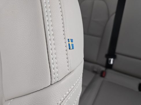 Certified 2023 Volvo XC40 B5 Plus w/ Driver Assist Package image 24