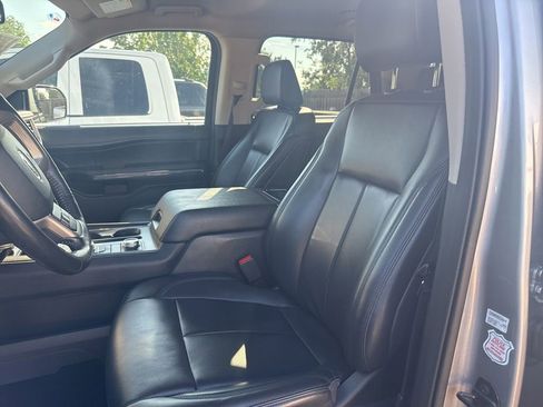 Used 2024 Ford Expedition XLT AWD/4WD image 3