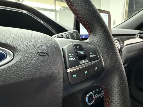 Used 2023 Ford Escape ST-Line image 16