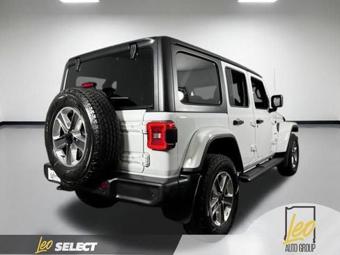 Used 2022 Jeep Wrangler Unlimited Sahara w/ Safety Group AWD/4WD image 5