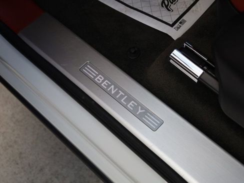 Used 2023 Bentley Bentayga Extended Wheelbase image 11