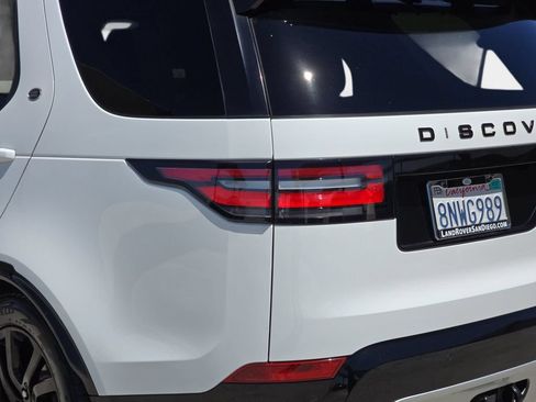 Used 2020 Land Rover Discovery Landmark AWD/4WD image 40