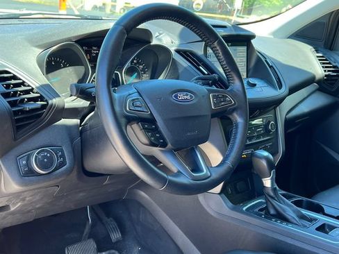 Used 2017 Ford Escape SE w/ SE Leather Comfort Package FWD image 2