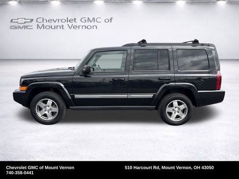Used 2010 Jeep Commander Sport w/ Sun/Sound Group RWD image 2