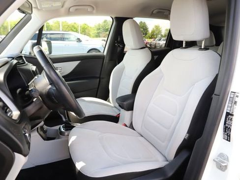 Used 2022 Jeep Renegade Latitude w/ Convenience Group AWD/4WD image 13