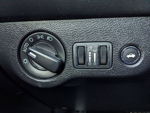 Used 2020 Dodge Challenger SRT Hellcat Redeye image 47