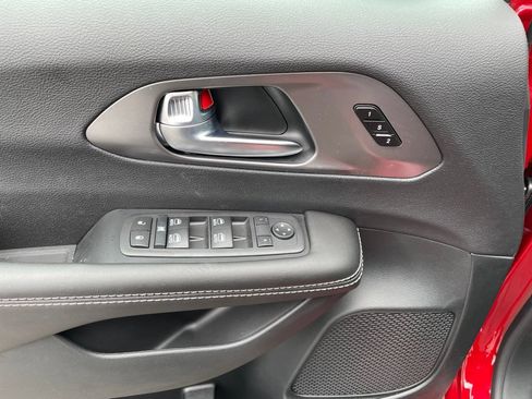 New 2026 Chrysler Pacifica Select AWD/4WD image 8