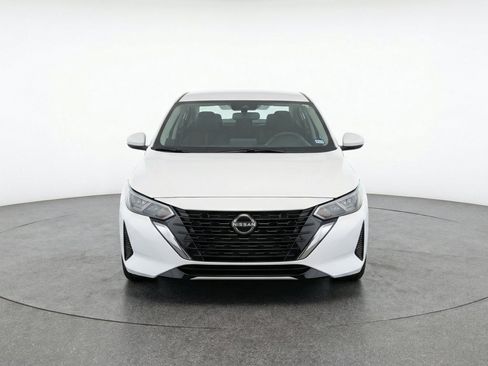 Used 2025 Nissan Sentra SV FWD image 2