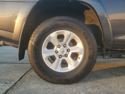 Used 2016 Toyota 4Runner image 7