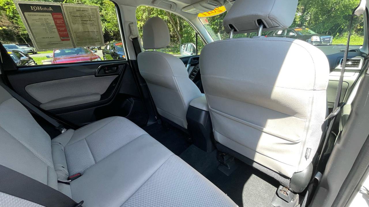 Used 2017 Subaru Forester 2.5i Premium AWD/4WD image 31