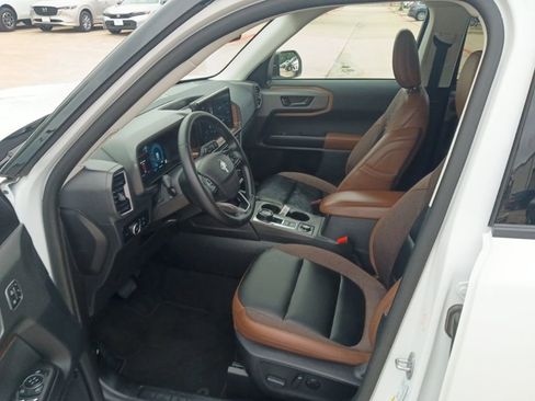 Used 2025 Ford Bronco Sport Outer Banks w/ Outer Banks Tech Package+ AWD/4WD image 4