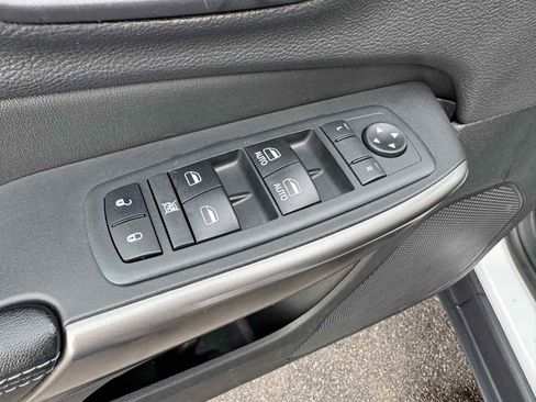 Used 2019 Jeep Cherokee Latitude Plus w/ Cold Weather Group image 25