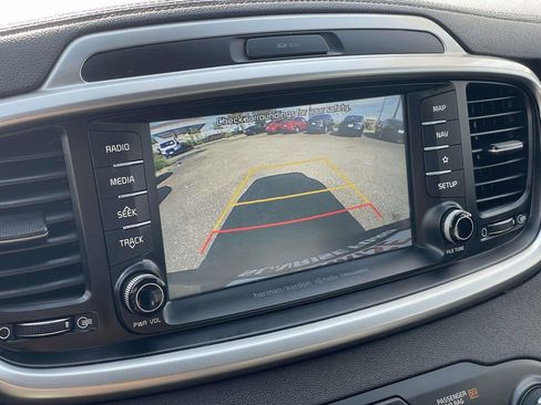 Used 2019 Kia Sorento EX w/ EX Touring Package image 13