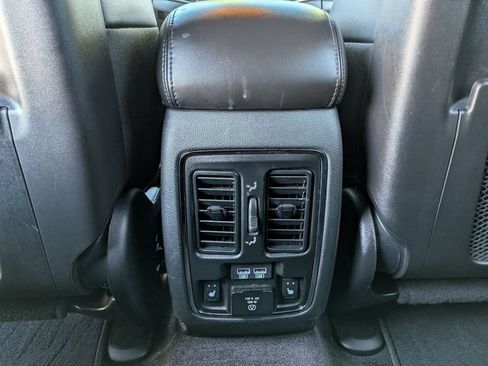 Certified 2018 Jeep Grand Cherokee Limited AWD/4WD image 12