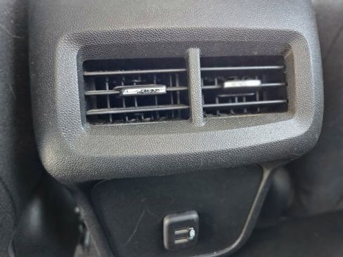 Used 2022 Chevrolet Equinox LS w/ LS Convenience Package image 29