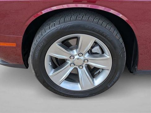 Used 2022 Dodge Challenger SXT image 15