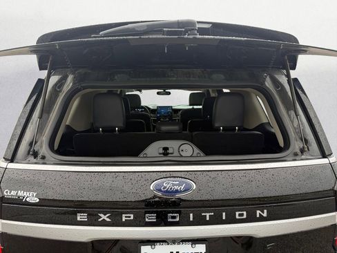 Used 2022 Ford Expedition XLT AWD/4WD image 17