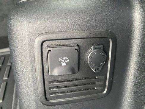 Used 2018 Toyota 4Runner TRD Off-Road Premium AWD/4WD image 10