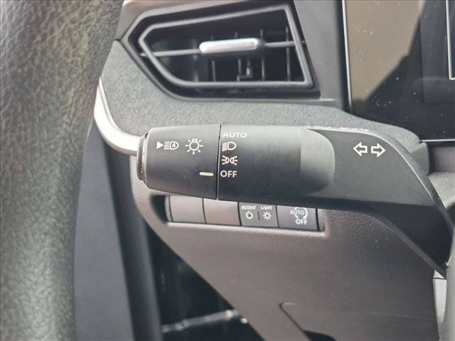 Used 2026 Nissan Kicks SV w/ SV Premium Package FWD image 16
