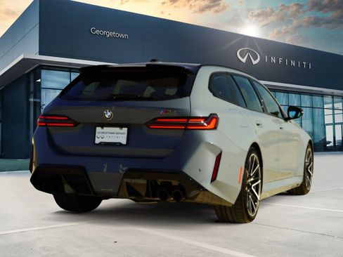 Used 2025 BMW M5 Touring image 5