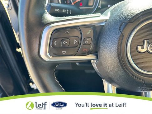 Used 2018 Jeep Wrangler Unlimited Sahara image 32