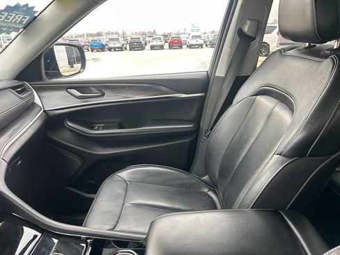 Used 2023 Jeep Grand Cherokee L Limited w/ Trailer Tow Group (B) image 23