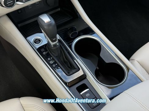 Used 2024 Nissan Altima 2.5 SL FWD image 18