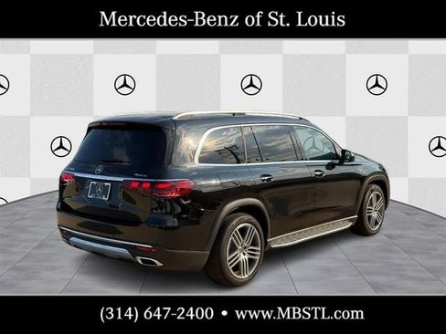 Used 2024 Mercedes-Benz GLS 450 4MATIC image 3