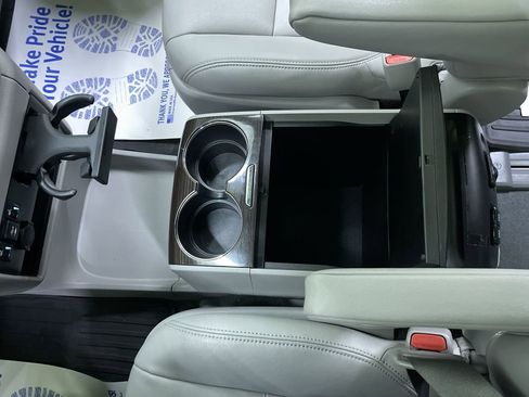 Used 2020 Toyota Sienna XLE image 25