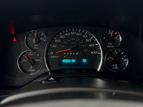 Used 2023 Chevrolet Express 2500 w/ Driver Convenience Package image 17