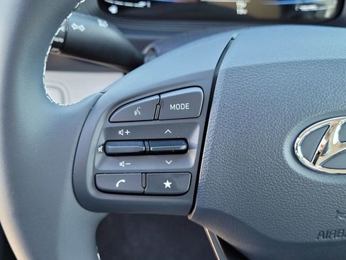 New 2025 Hyundai Venue Limited image 16