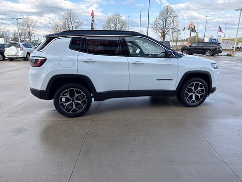 Used 2026 Jeep Compass Limited image 5