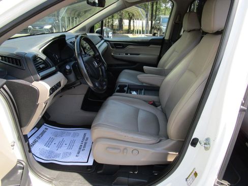 Used 2018 Honda Odyssey EX-L image 19