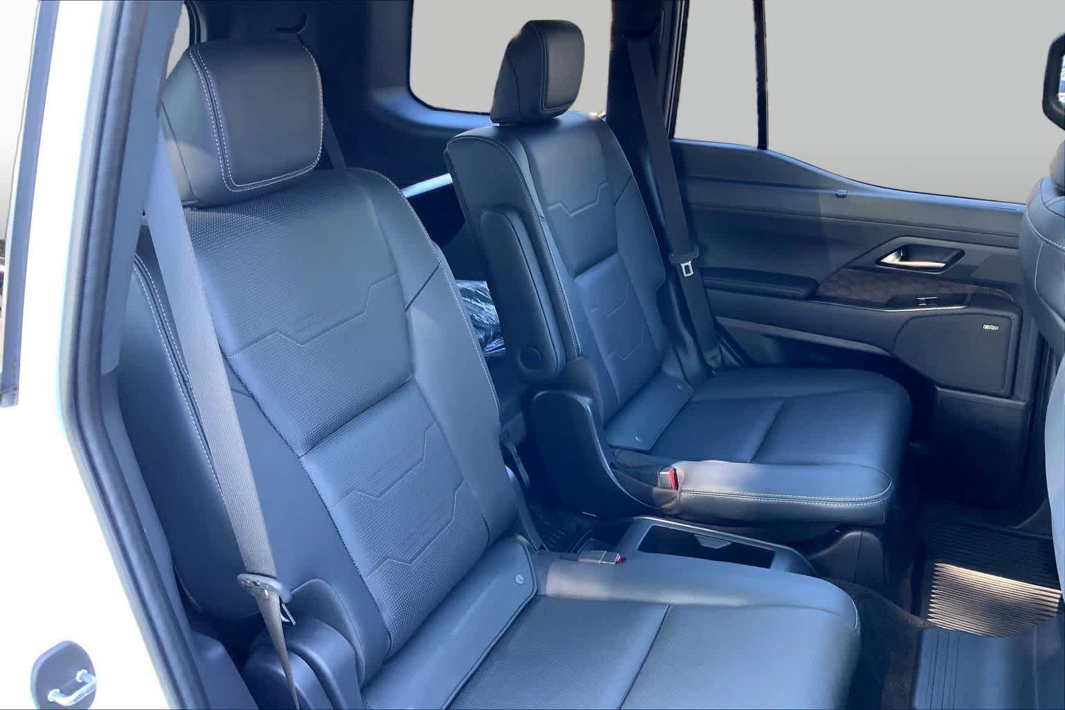 Used 2025 Lexus GX 550 w/ Accessory Package (2T) AWD/4WD image 20