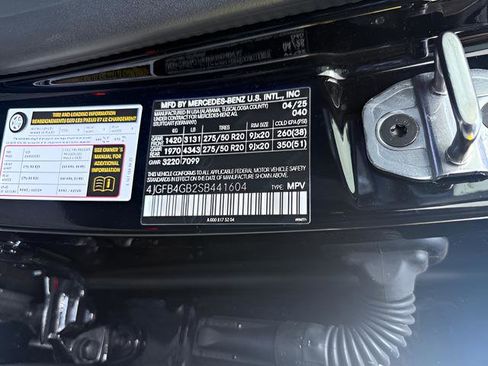 Used 2025 Mercedes-Benz GLE 450e 4MATIC image 36